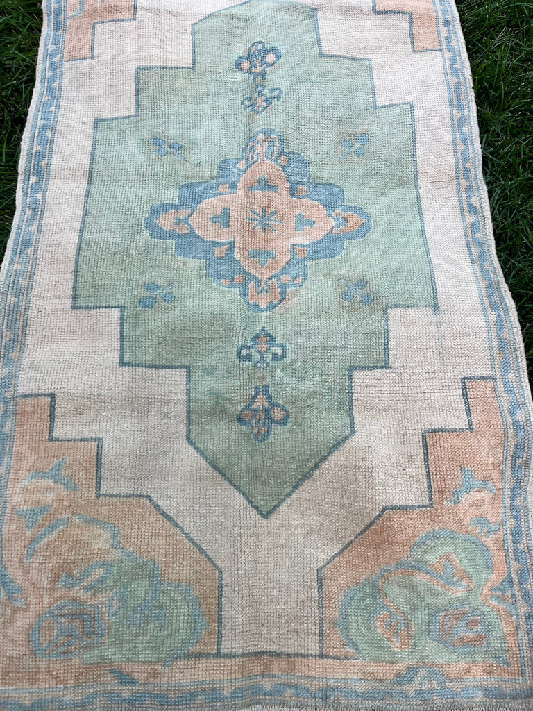 Carlson, 33" x 5.2